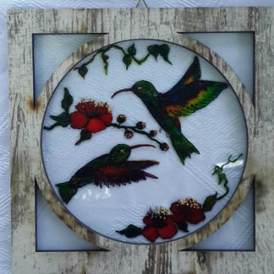ציור על זכוכית ציפורים עם מסגרת דמוי עץ